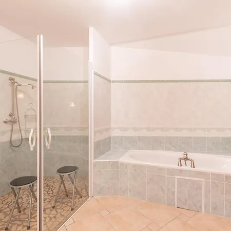 Holiday home Maison Zen Dans Les Pyrenees Coarraze